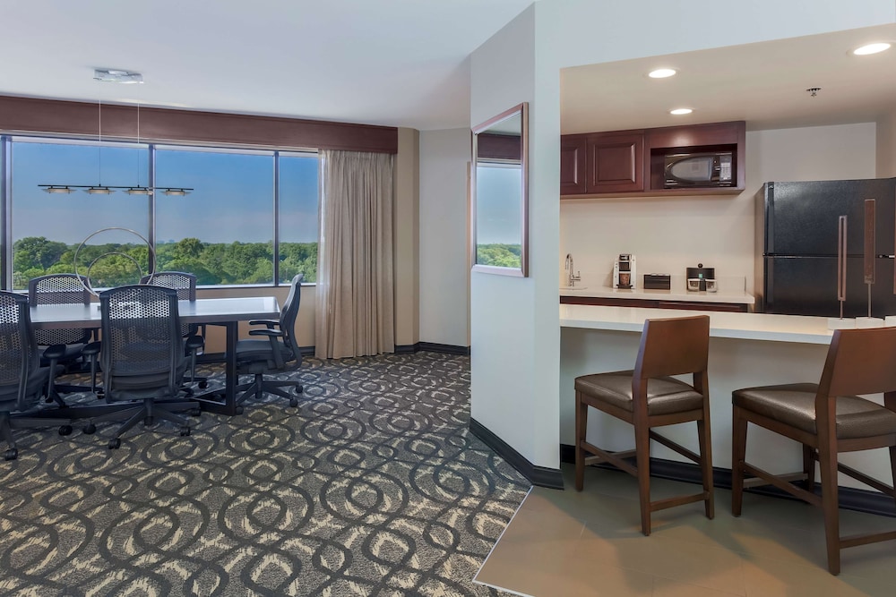 Embassy Suites by Hilton Dallas Love Field - photo 12
