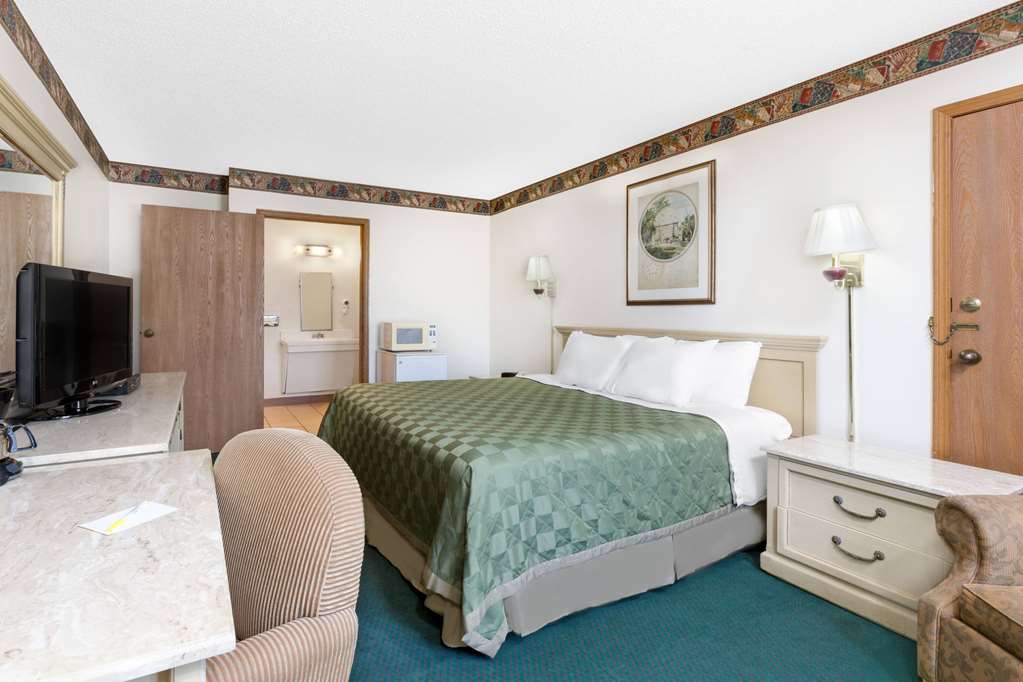 Days Inn by Wyndham Concordia - photo 8