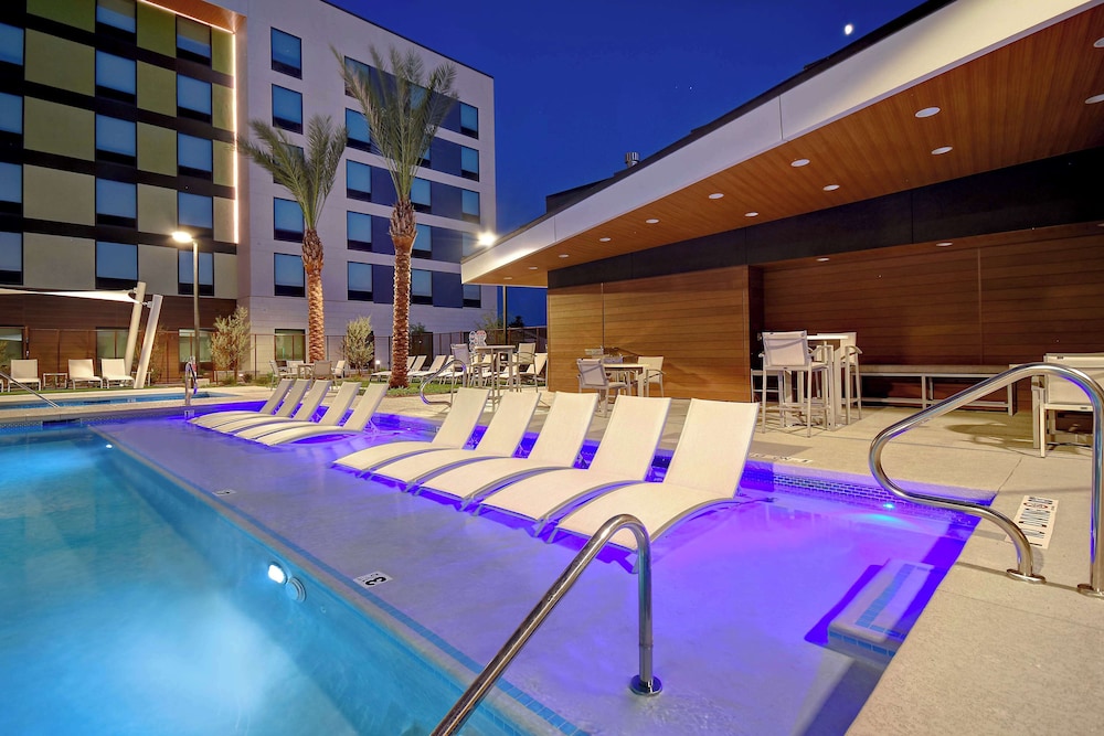 Hampton Inn & Suites Las Vegas Convention Center No Resort Fee - photo 12