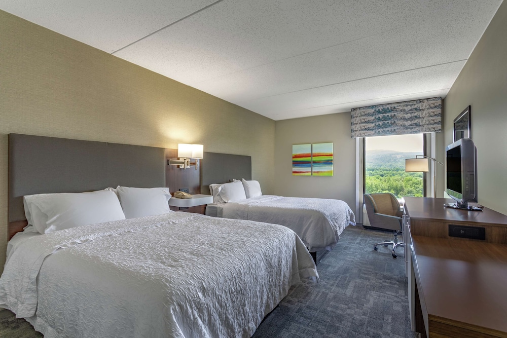 Hampton Inn Bedford - photo 15