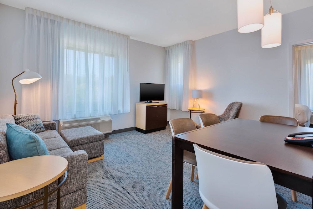 TownePlace Suites by Marriott Nashville Airport - photo 20