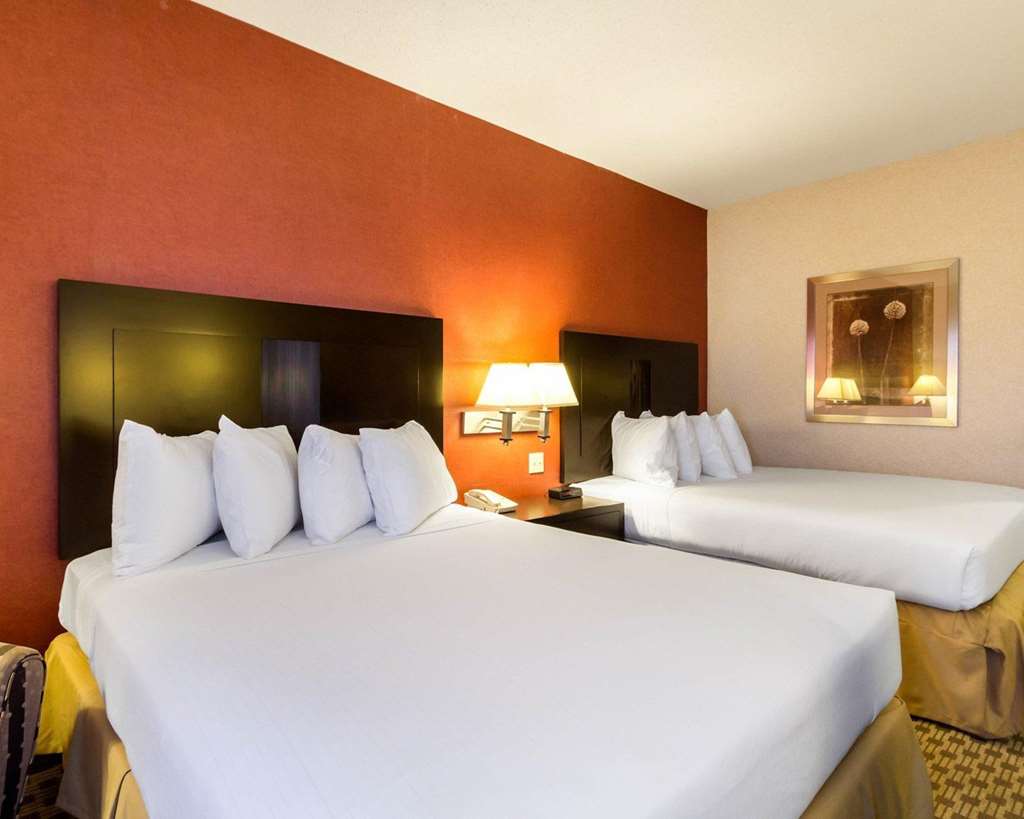 Quality Inn & Suites Oakwood Village Cleveland South - photo 13