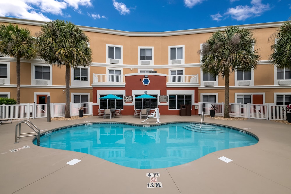 Holiday Inn Express Hotel & Suites The Villages by IHG - photo 41