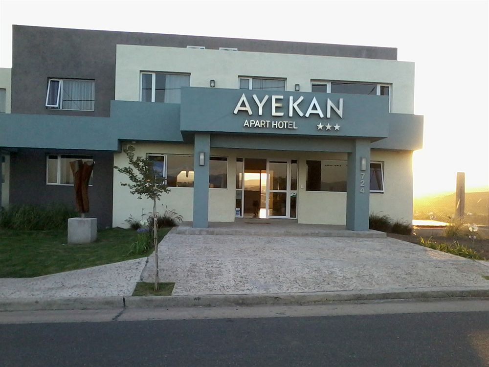 Ayekan Apart