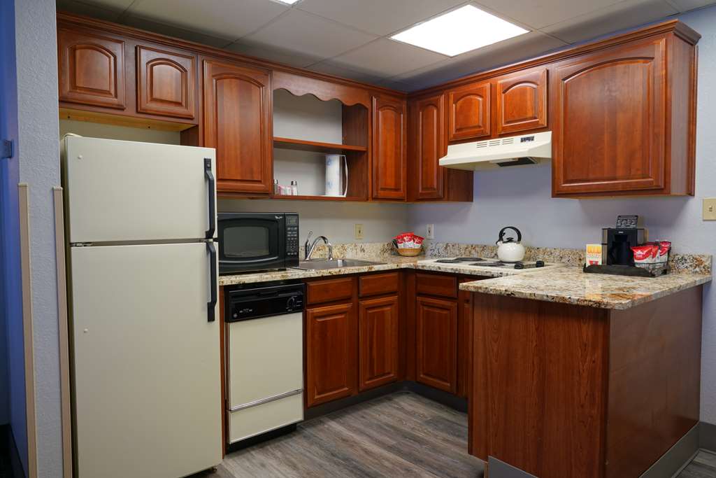 Best Western Plus Morristown Conference Center Hotel - photo 20