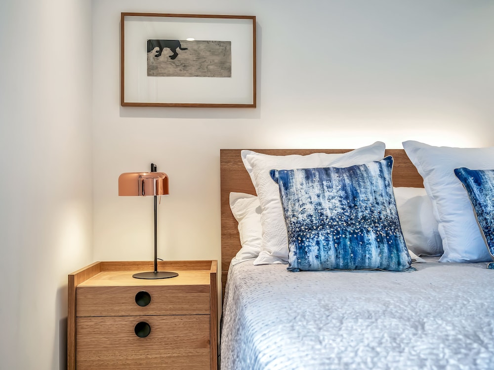 Tamarama Apartments — 4-Star Luxury Hotel in Tamarama, Australia