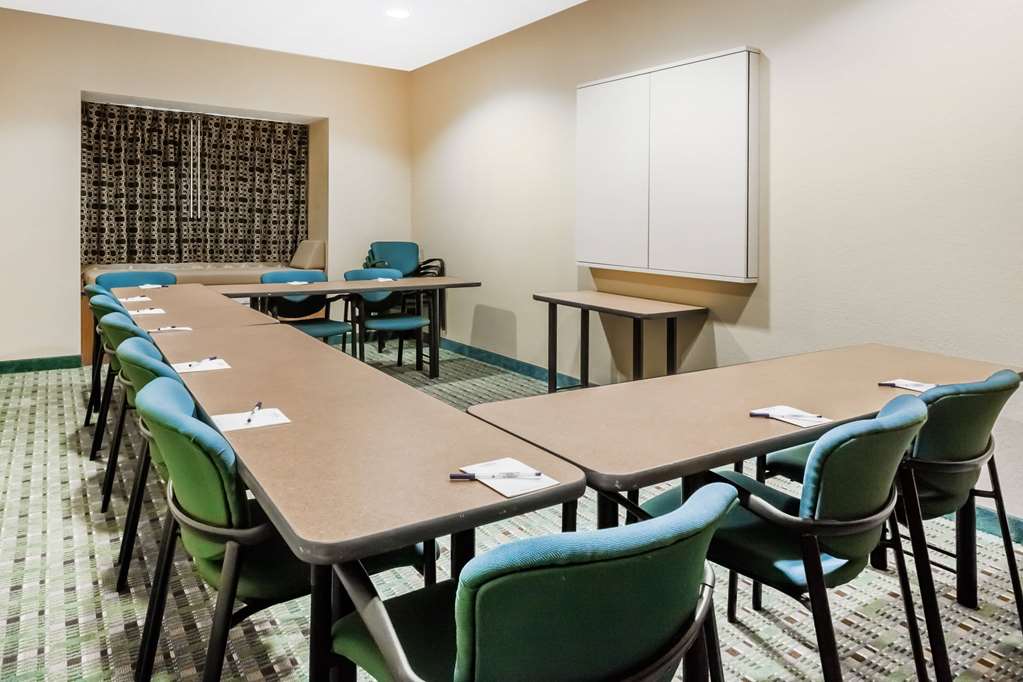 Microtel Inn & Suites by Wyndham Dickson City Scranton - photo 14