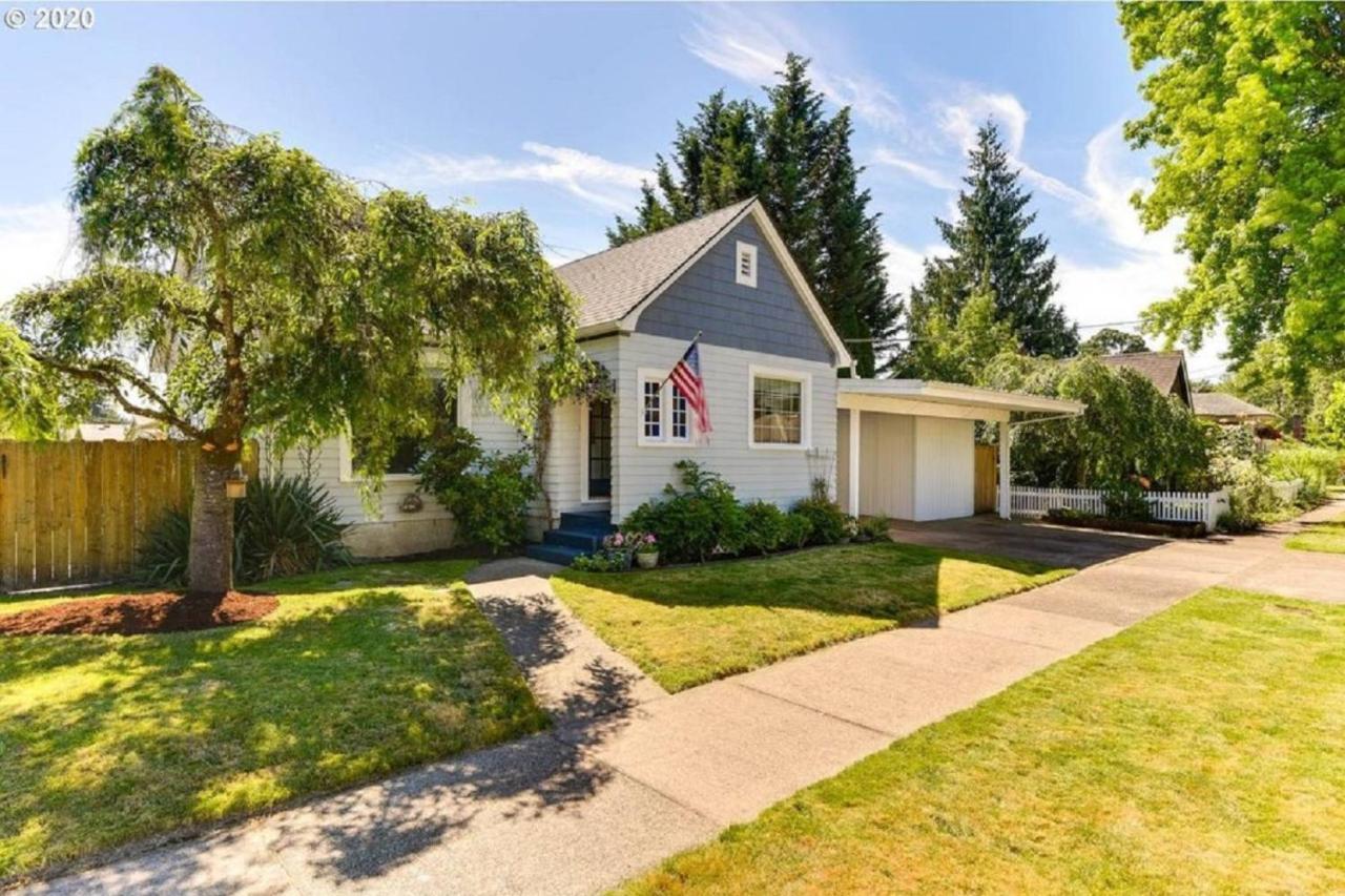 Edwards Retreat in Newberg, United States