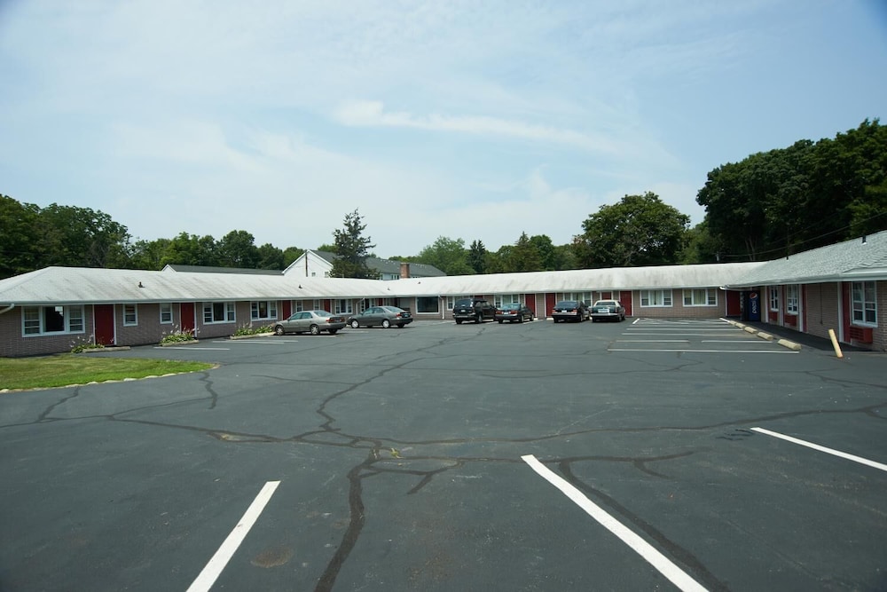 Clinton Motel - photo 23