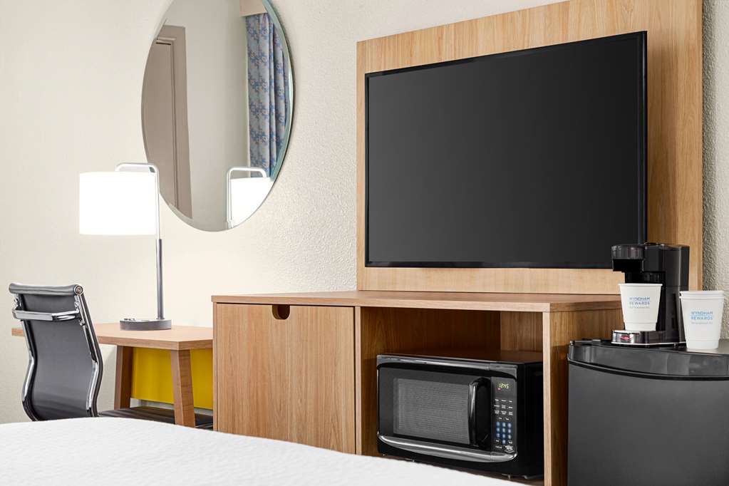 Days Inn by Wyndham Paris - photo 20