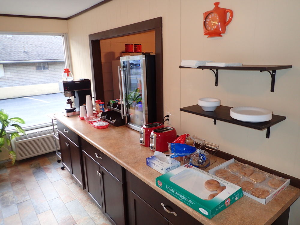 Economy Inn & Suites Gatlinburg - photo 45
