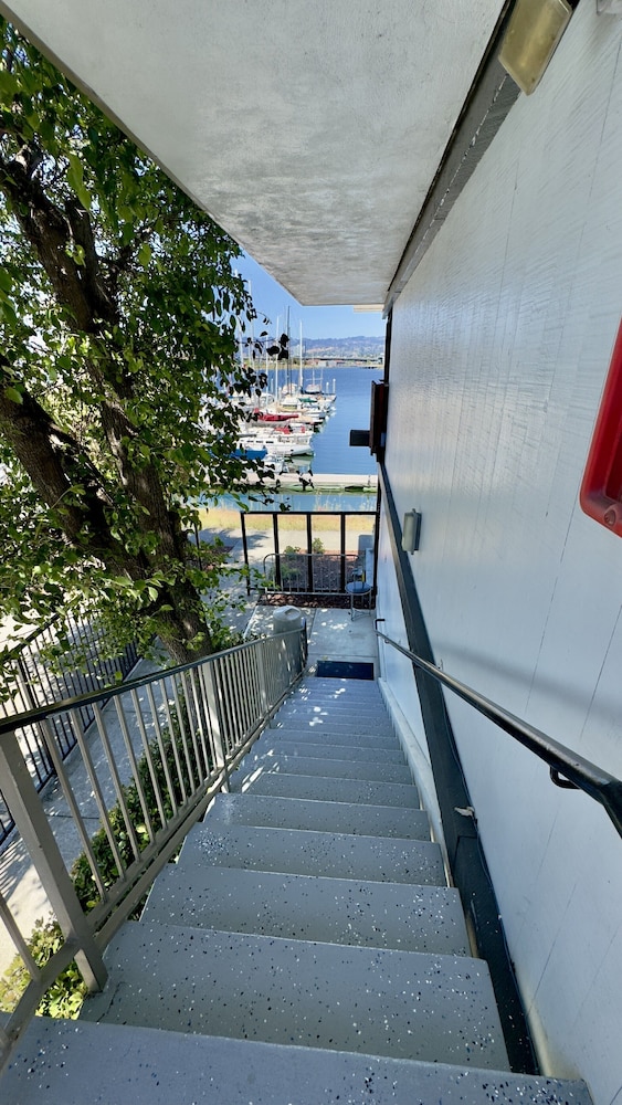 Marina Village Inn - photo 46