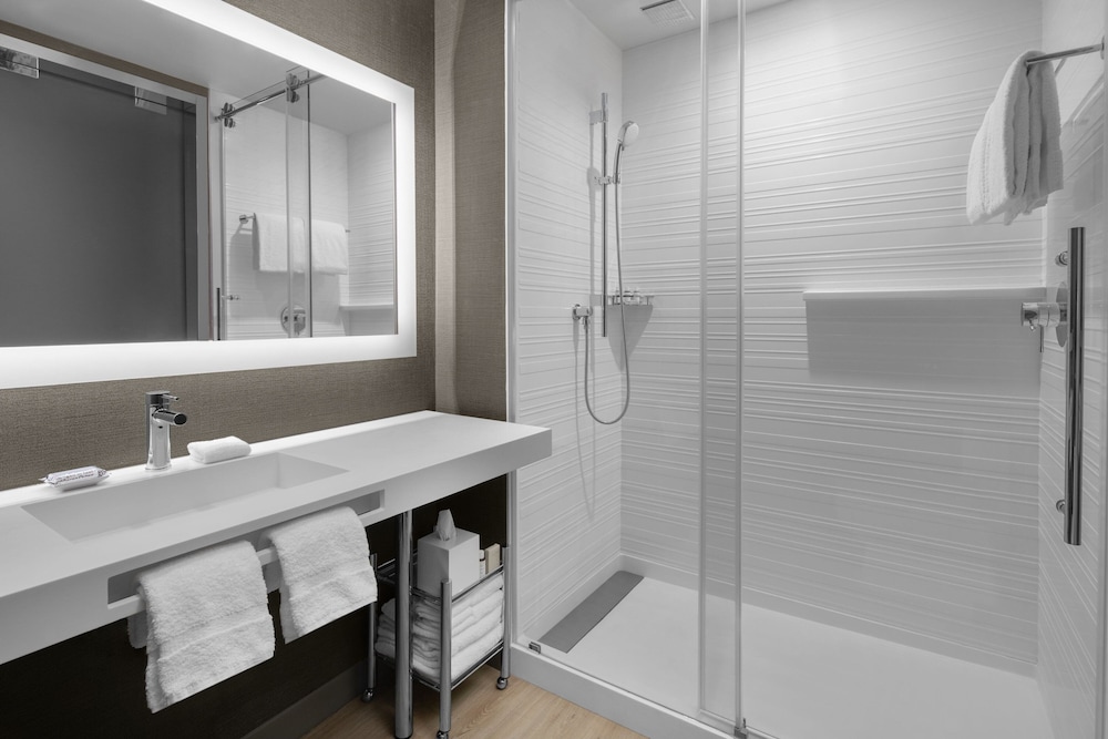 AC Hotel by Marriott Miami Dadeland - photo 21