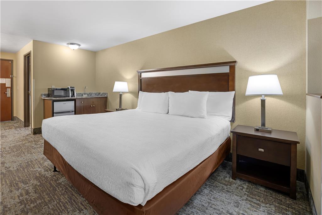 Best Western Plus Prairie Inn - photo 17
