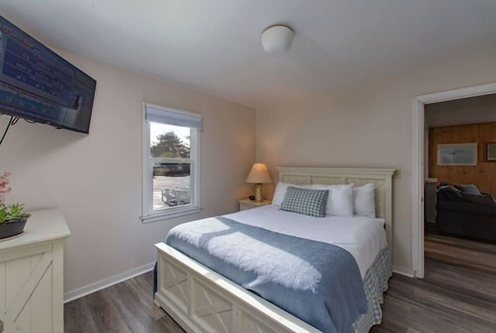 Edgewater Resort - photo 41