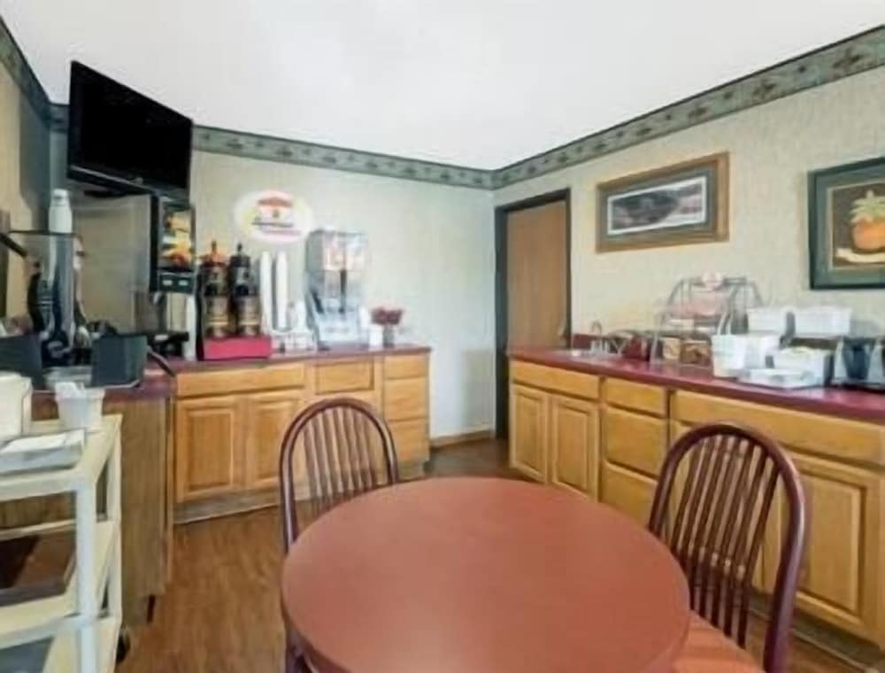 Super 8 by Wyndham Milbank SD - photo 27