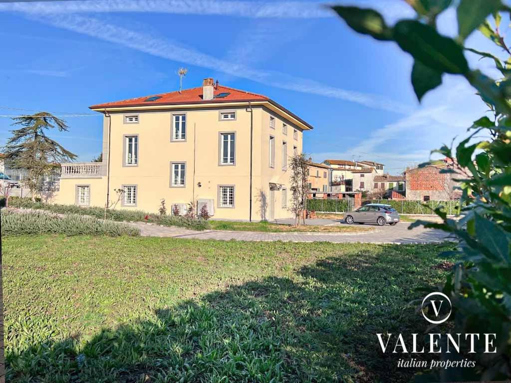 Villa Valente Apartments — 4-Star Luxury Hotel in Capannori, Italy