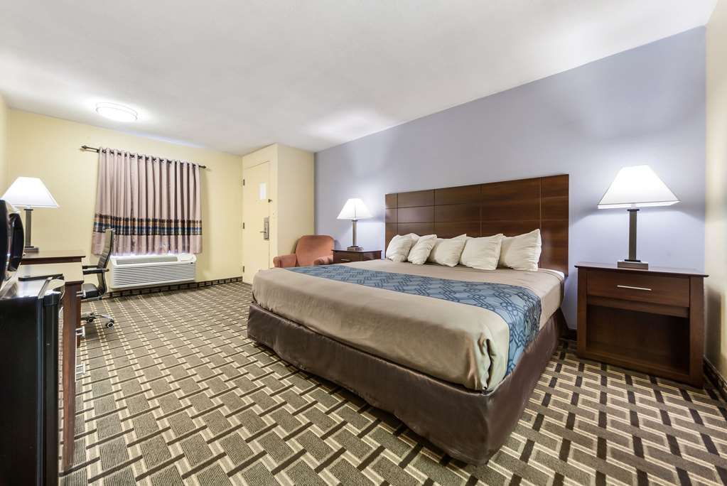 Rodeway Inn Lincoln West University Area - photo 13