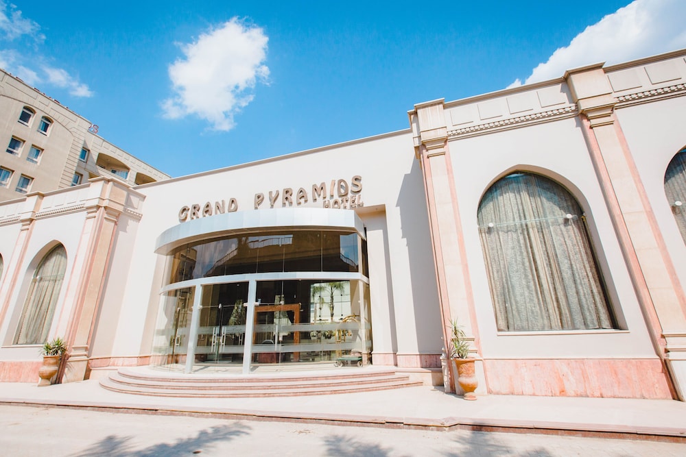 Grand Pyramids Hotel — 4-Star Luxury Hotel in Giza, Egypt