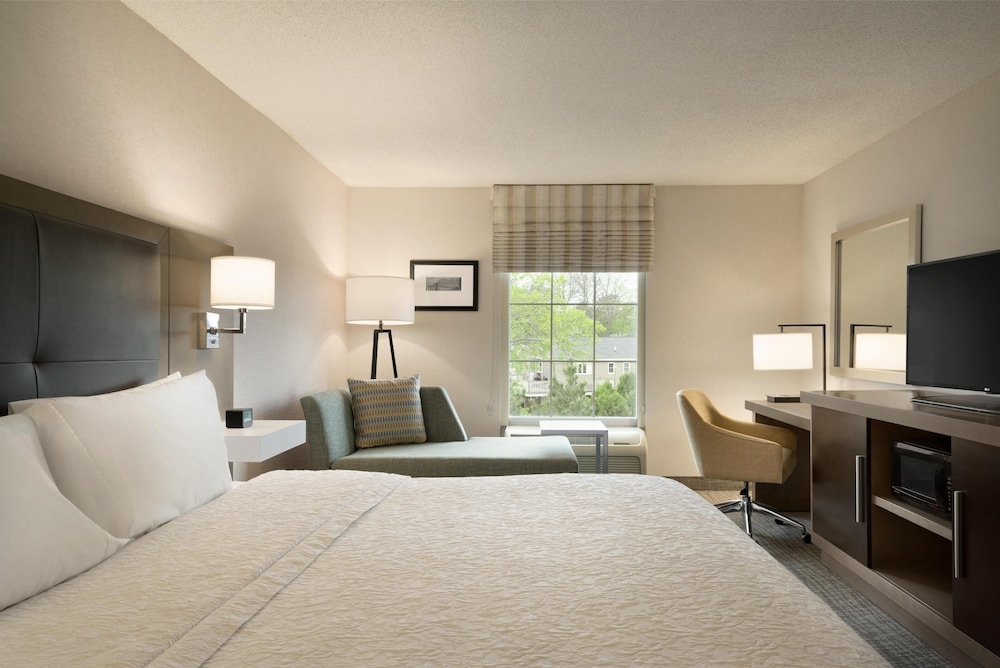 Hampton Inn & Suites Newport Middletown - photo 18