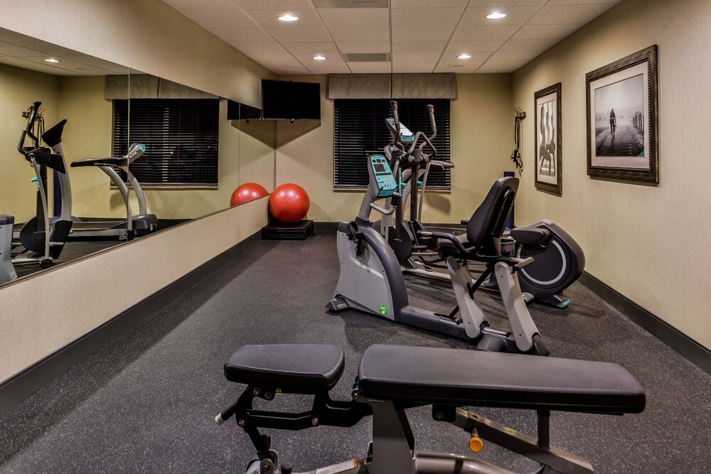 Holiday Inn Express Hotel & Suites Emporia Northwest by IHG - photo 16