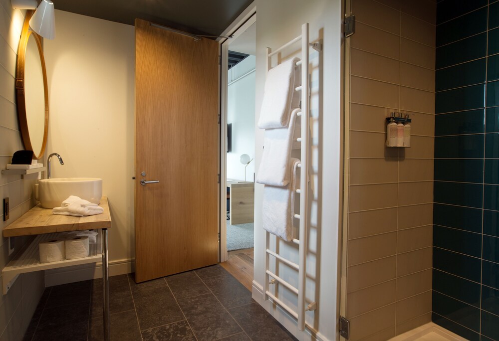 250 Main Hotel - photo 15