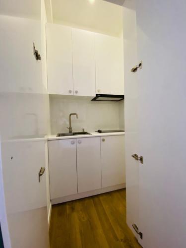 Hotel type room with mini kitchen and balcony on Melikishvili city center