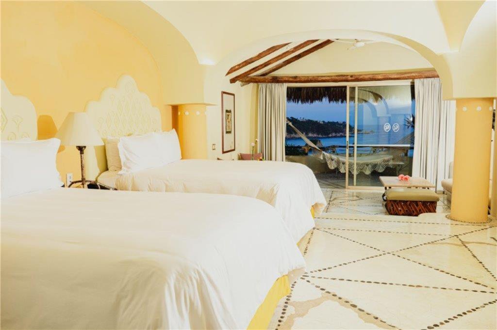 Grand Class Suite double with private pool