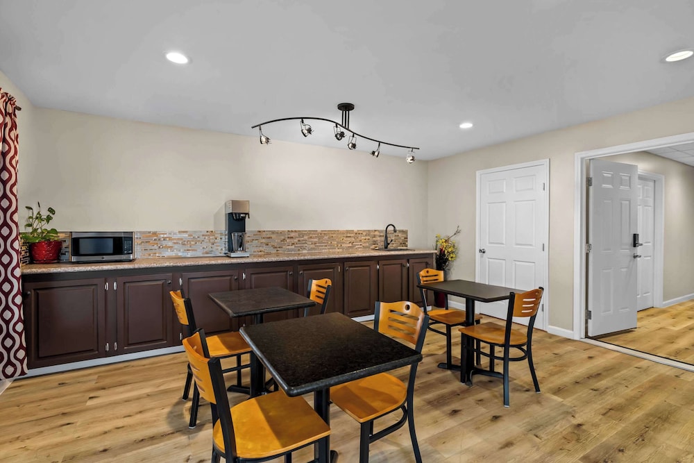 Rodeway Inn & Suites Brookhaven MS - photo 26