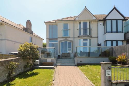 Tides in Padstow, United Kingdom