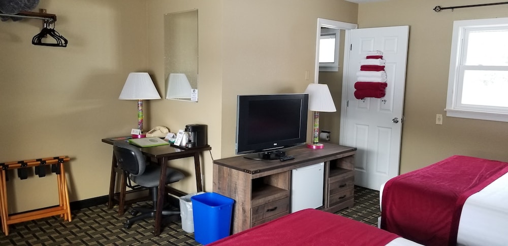 Middlebury Sweets Motel - photo 22