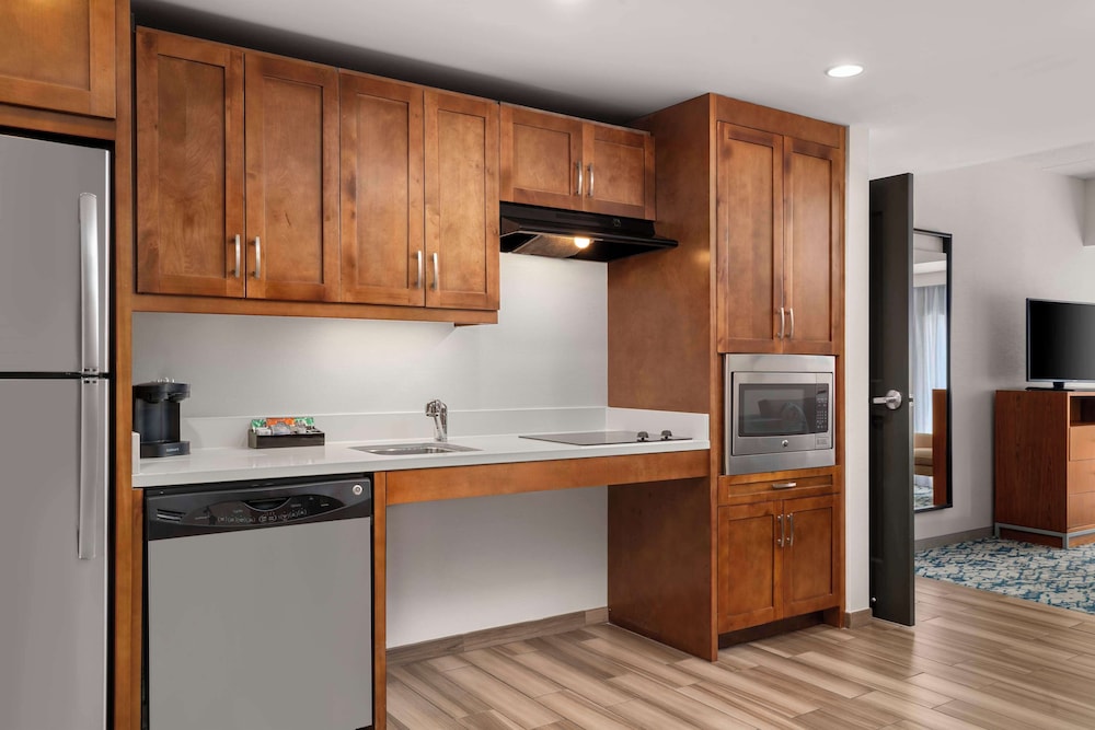 Homewood Suites by Hilton Boston Brookline Longwood Medical - photo 24