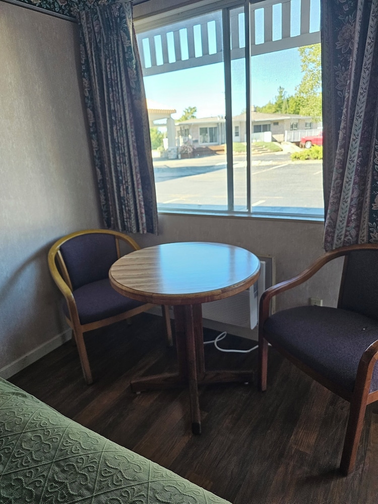 Travelodge by Wyndham Mackinaw City - photo 19