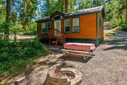 Chehalis Camping Resort Cottage 5 — Onalaska