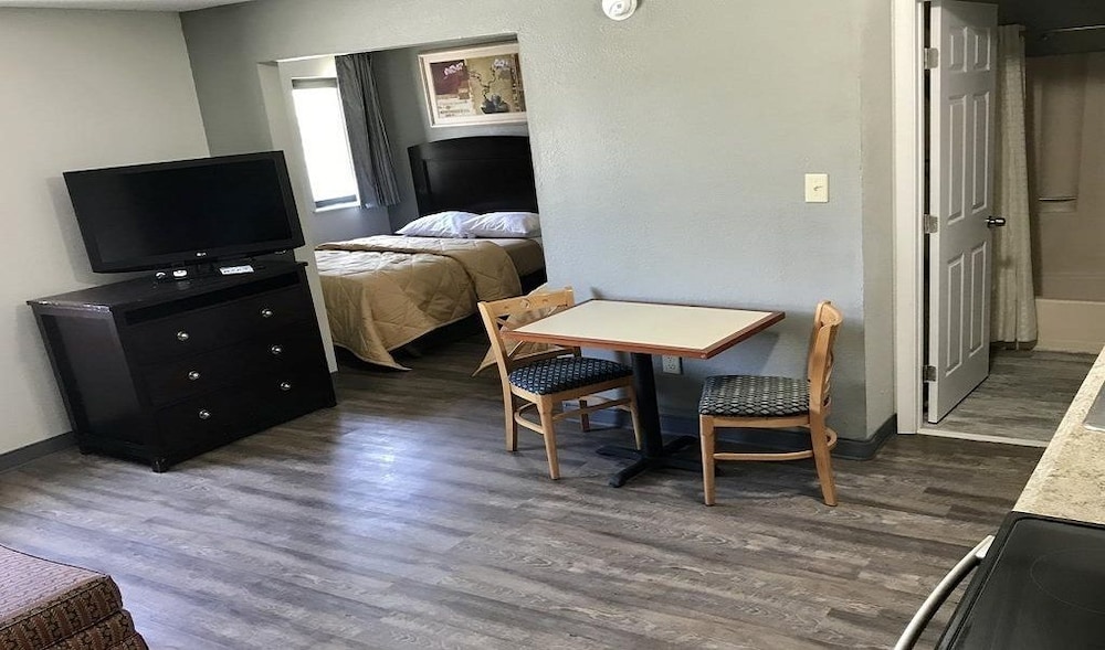 Palace Inn & Suites Newport News Jefferson Ave - photo 13