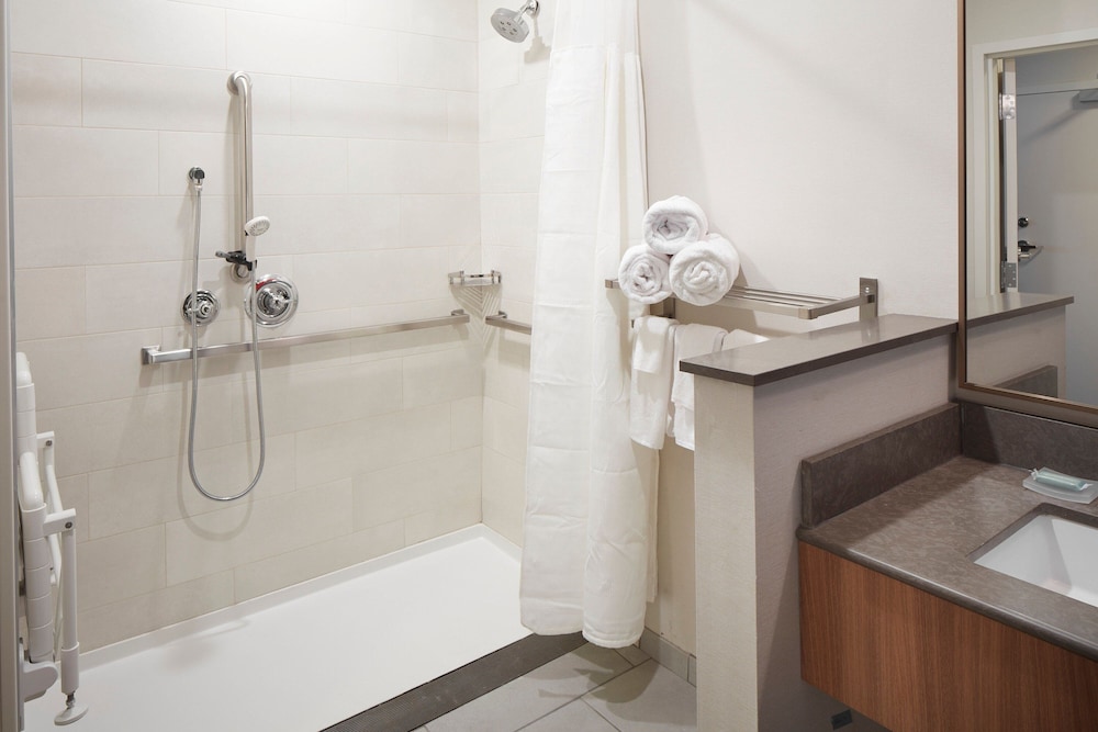 Fairfield Inn & Suites by Marriott Stony Creek - photo 11