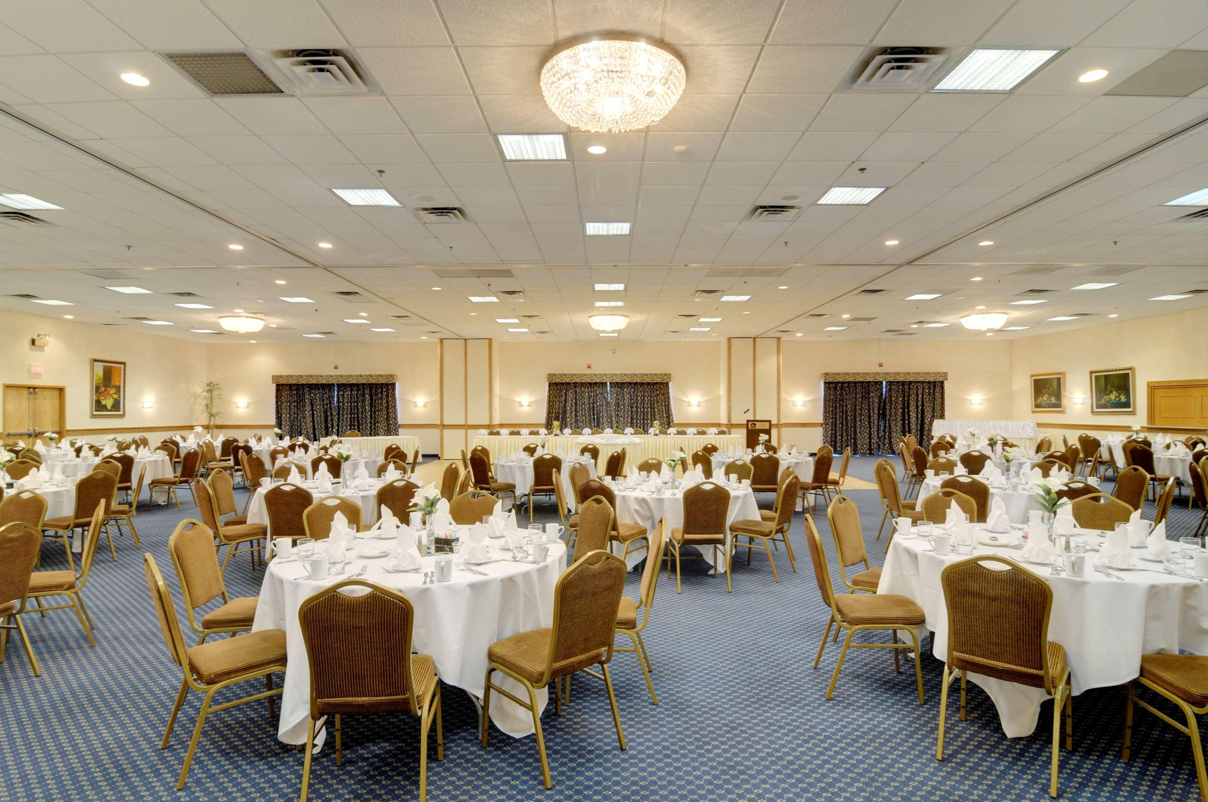 Best Western Plus Chicago Hillside - photo 18