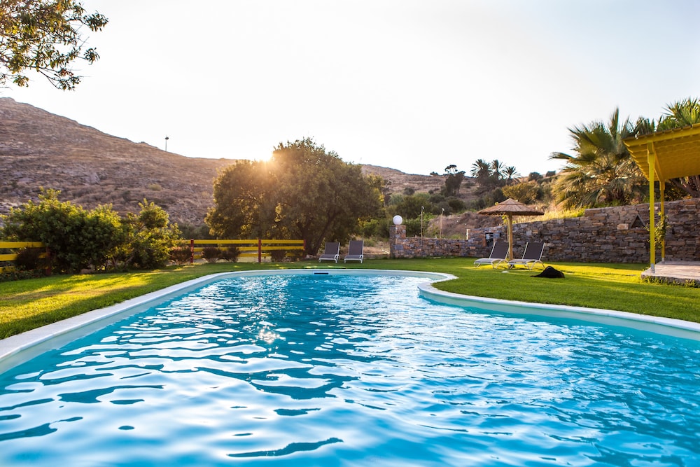 Palatiana Agriturismo Philoxenia Cottages — 4-Star Luxury Hotel in Naxos, Greece