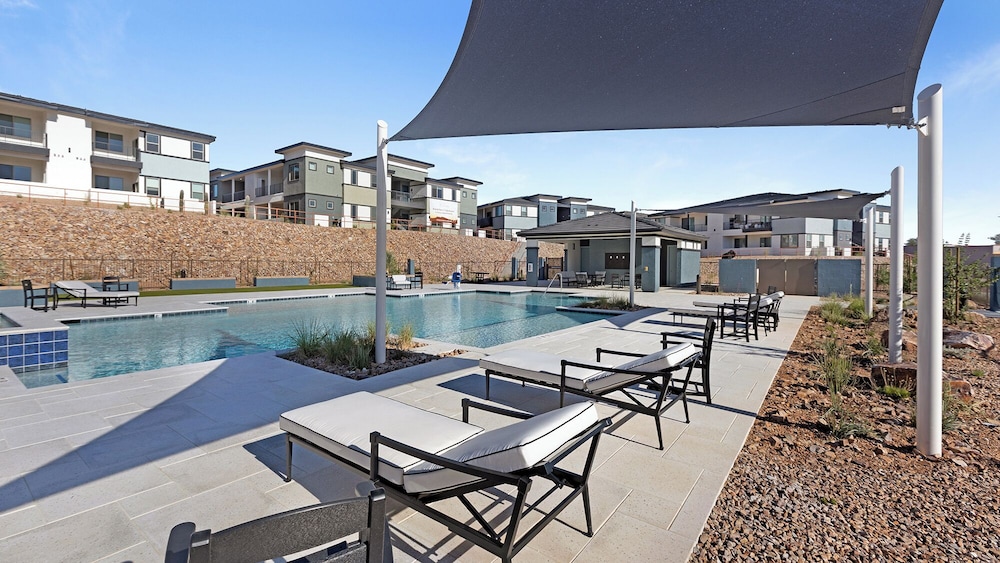 Landing Apartments Tucson near La Cholla Professional Park — 4-Star Luxury Hotel in Tucson, United States