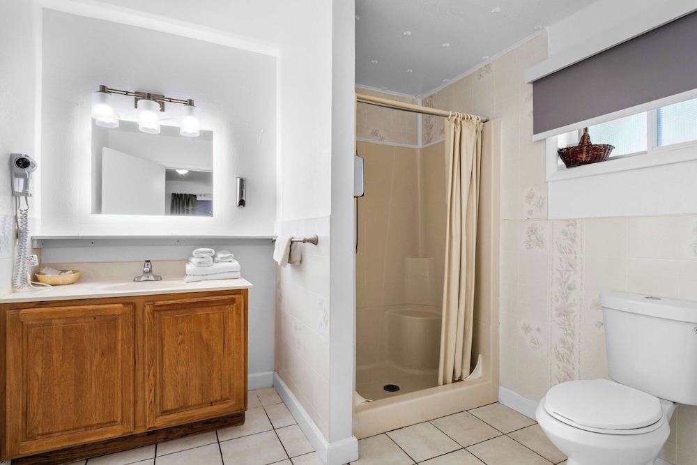 Americas Best Value Inn Jonesville Hillsdale - photo 25