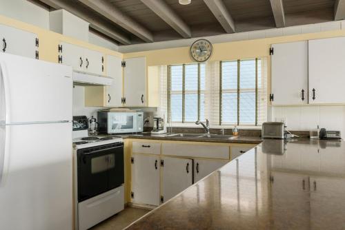 Admiral's Quarters by Oak Island Accommodations - photo 29
