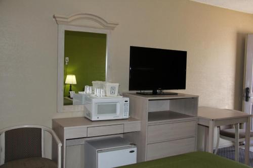 Lodge Usa Motel - photo 15