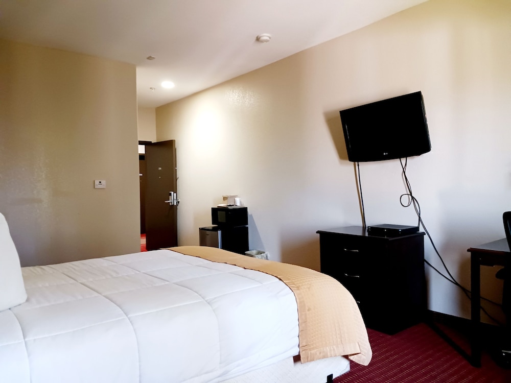 Yorktown Inn And Suites - photo 36