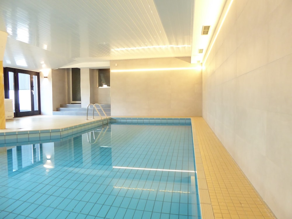 Cityloft Winterberg Ferienwohnung Pool Sauna 5 Pers Balkon Wifi near Ski Lift — 4-Star Luxury Hotel in Winterberg, Germany
