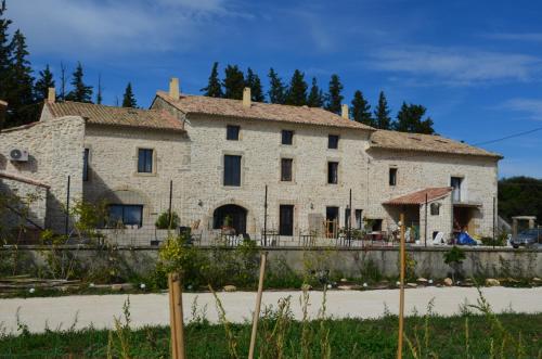 Les Gites du Lauzon — hotel in Montsegur-Sur-Lauzon