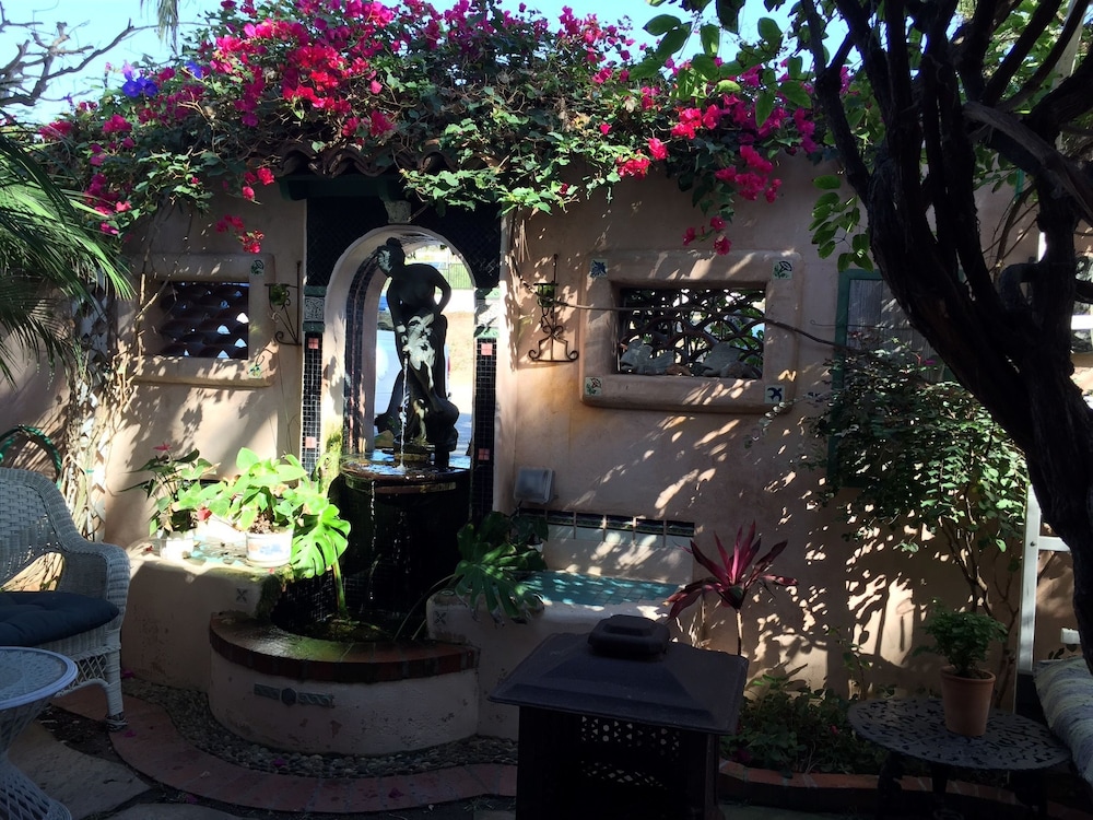 Les Artistes Inn - photo 68