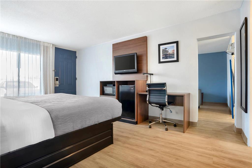 Quality Inn & Suites near Lake Eufaula - photo 21
