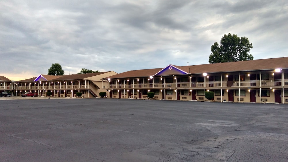 Americas Best Value Inn St. Albans South Charleston - photo 8