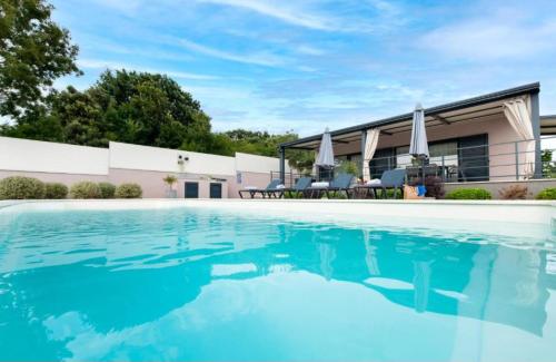 Villa Jolanda for 4 people near Rovinj with private pool kids playground & large garden only 850 m from beach — 4-Star Luxury Hotel in Rovinj, Croatia