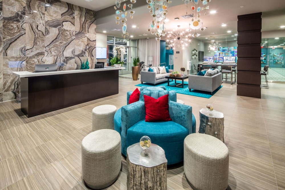 Resort Style Suites in Downtown LA - photo 2